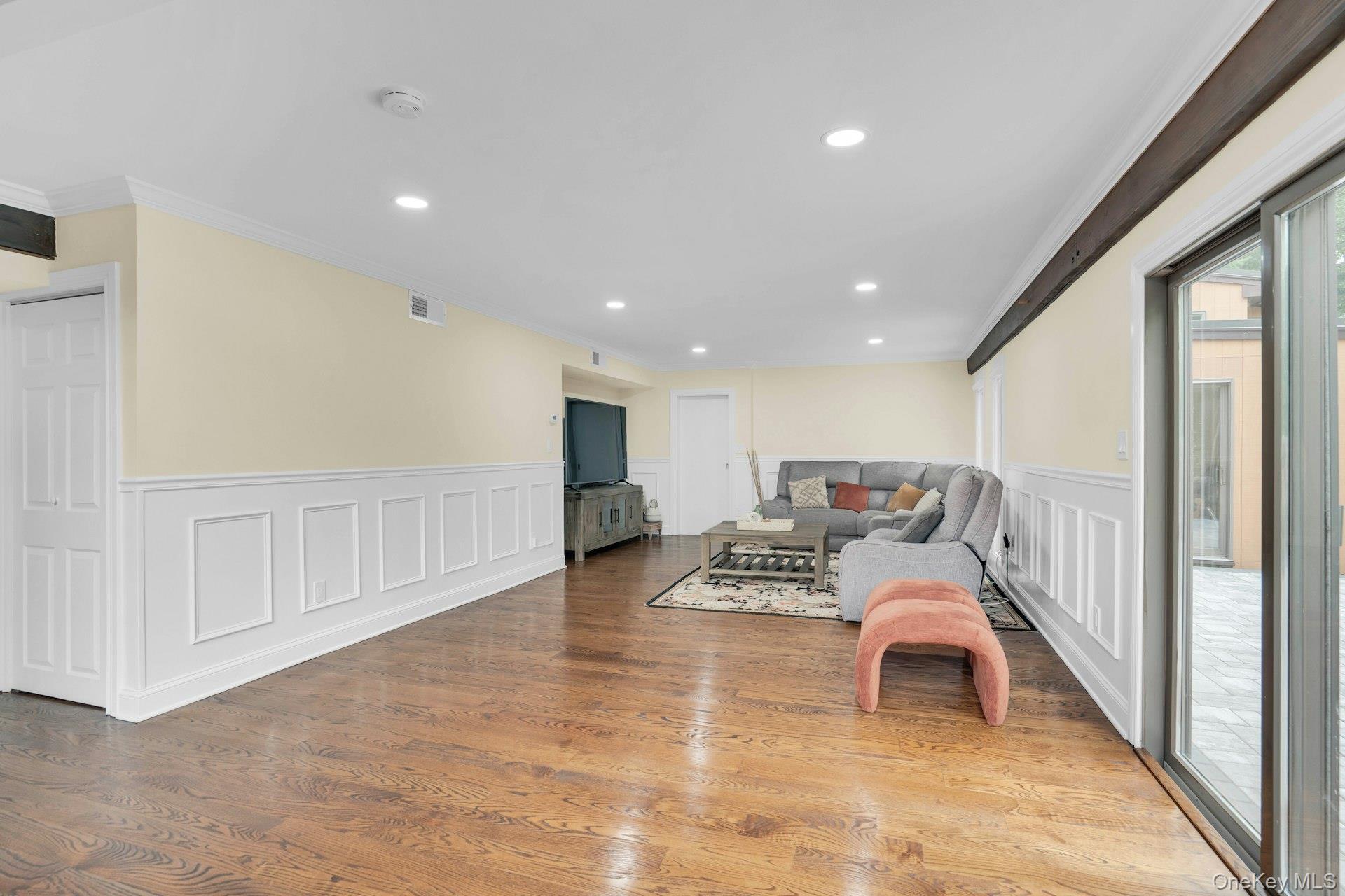 764 Vanderbilt Parkway — photo 14