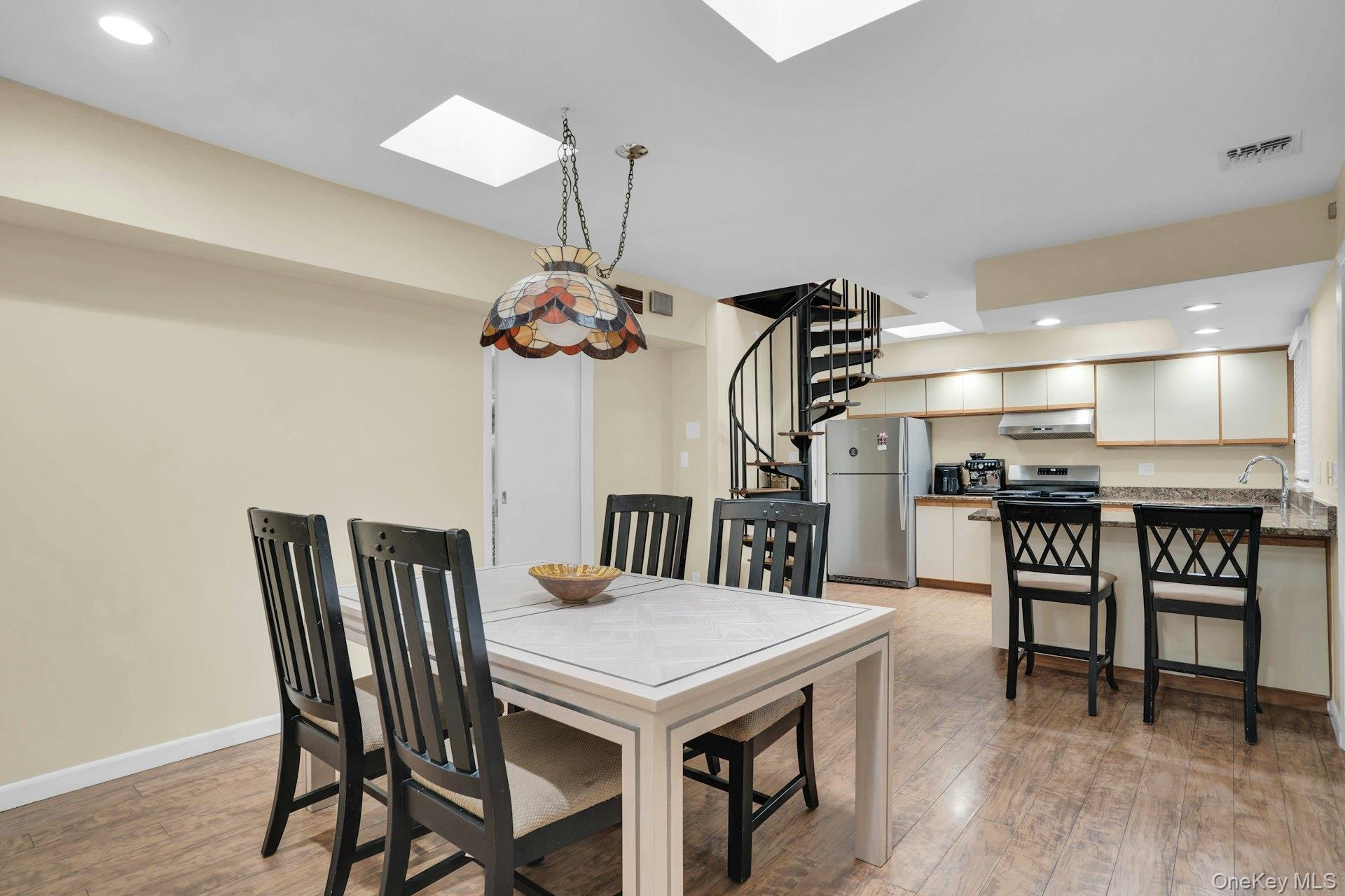 764 Vanderbilt Parkway — photo 19