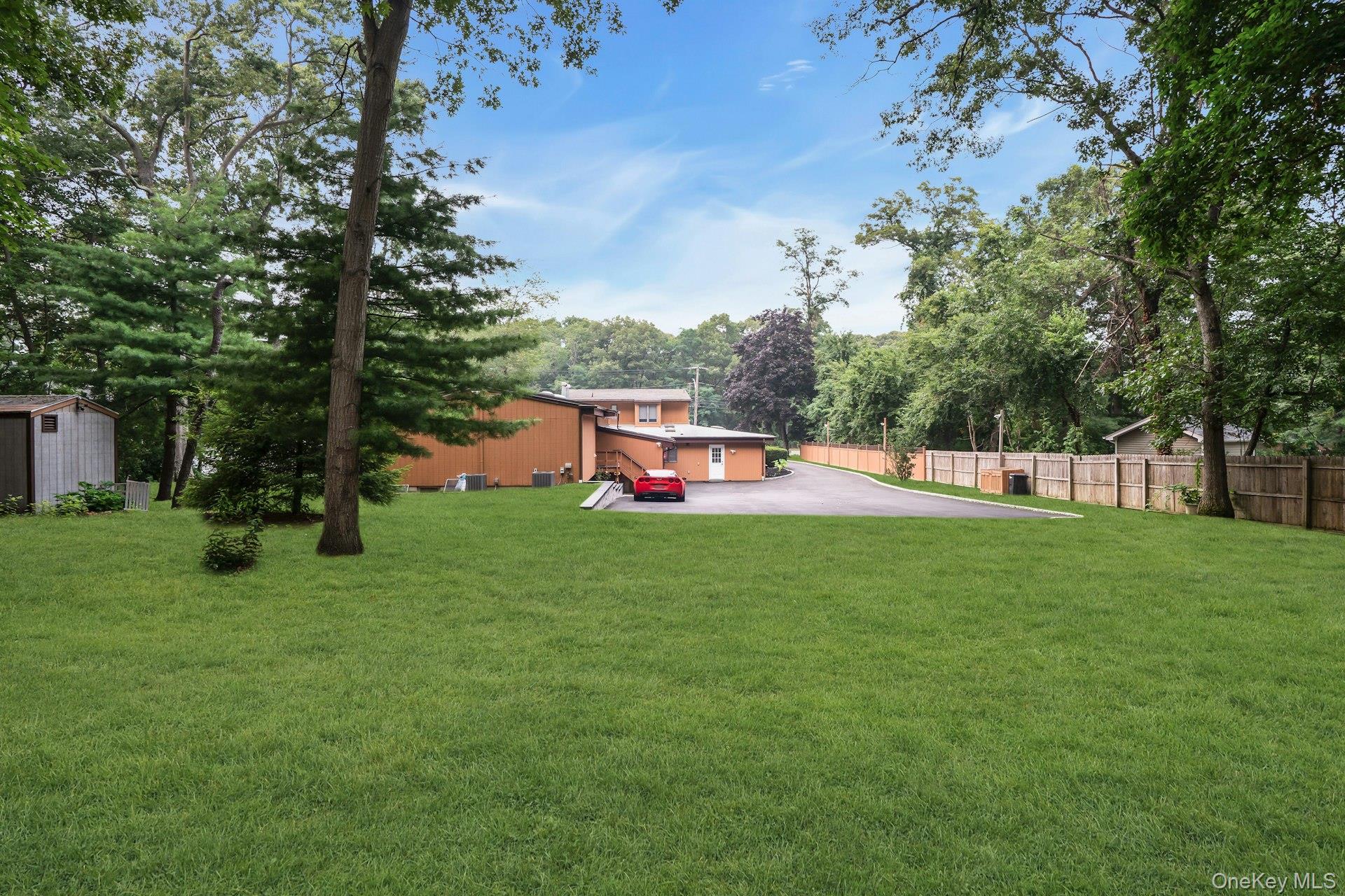 764 Vanderbilt Parkway — photo 50
