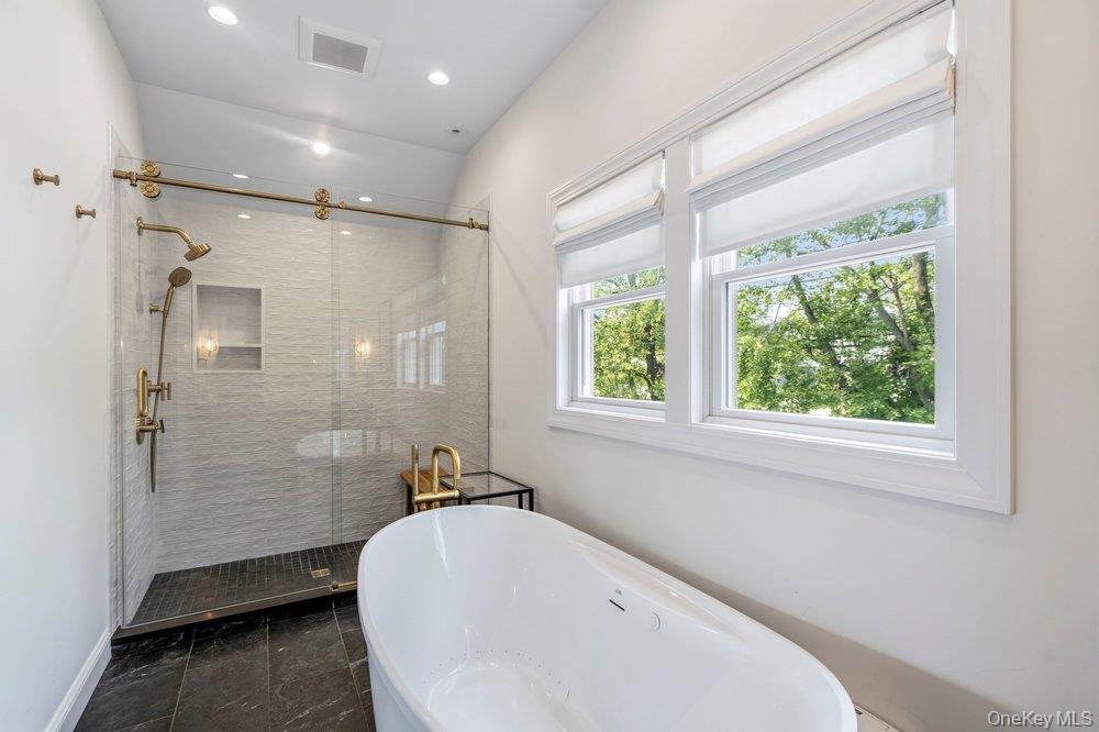 57 Beach Road — photo 13