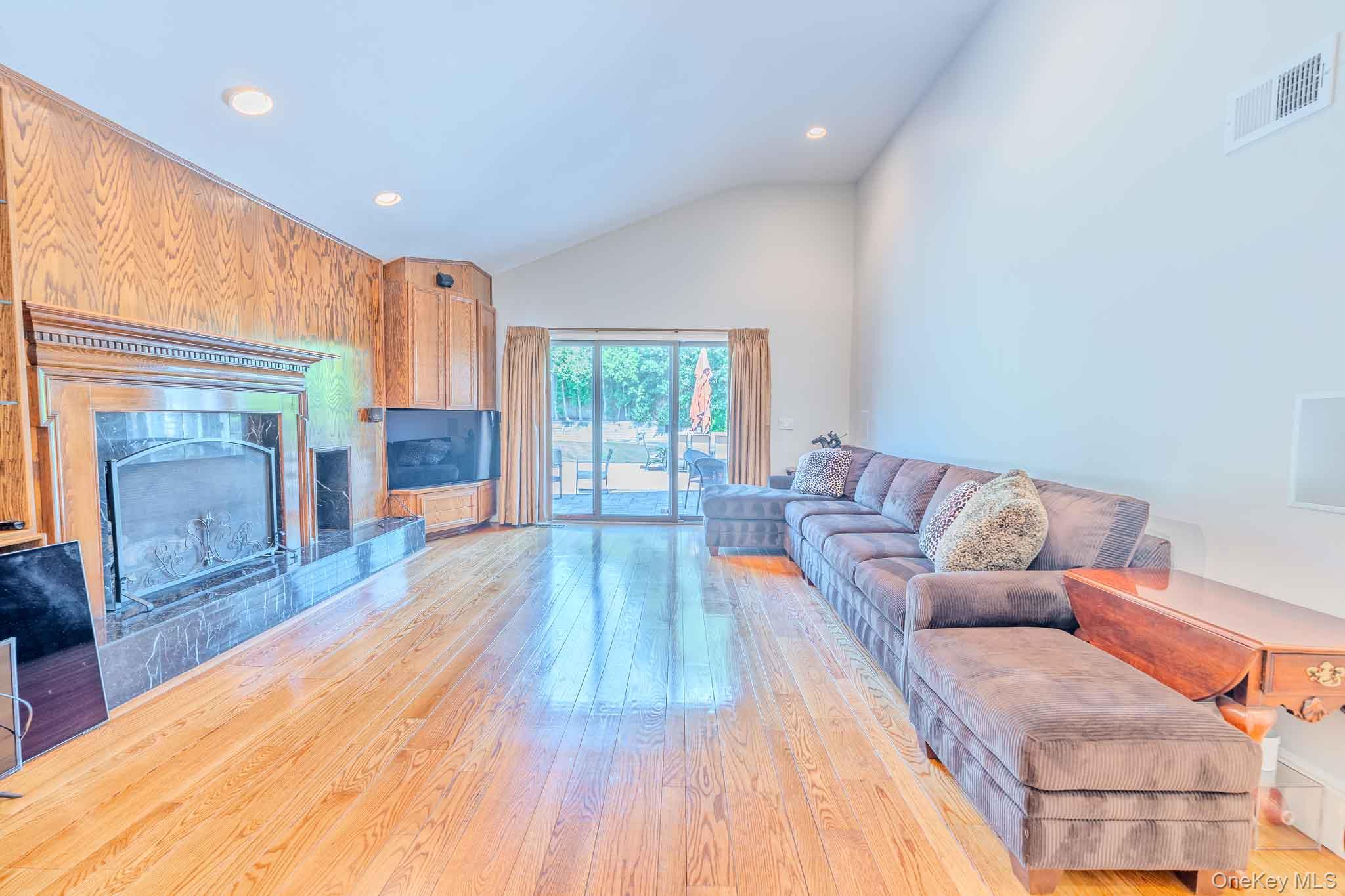 70 Karol Place — photo 10