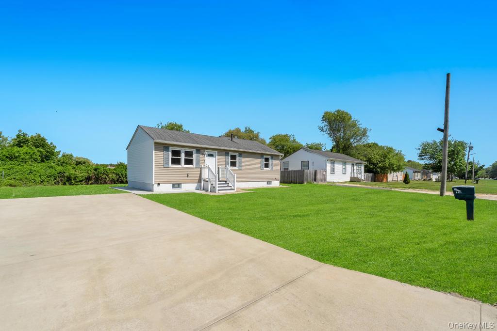 941 Provost Avenue, Bellport