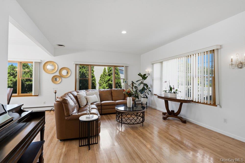 2066 Washington Avenue — photo 18
