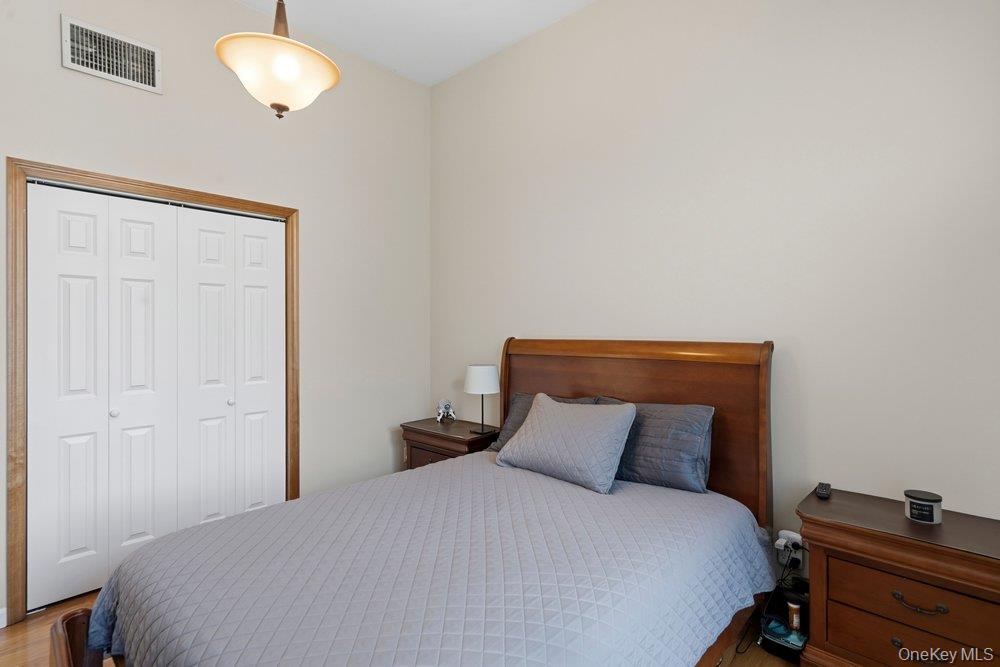2066 Washington Avenue — photo 28