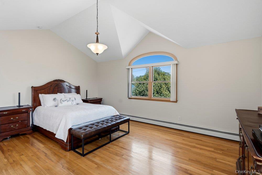 2066 Washington Avenue — photo 33