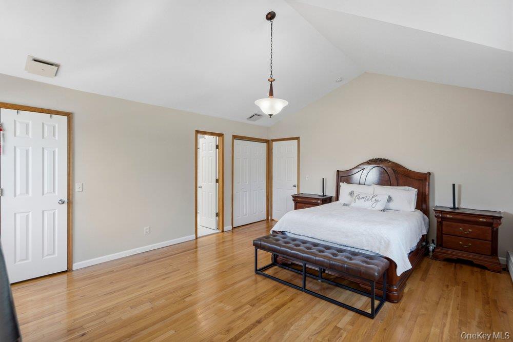 2066 Washington Avenue — photo 34