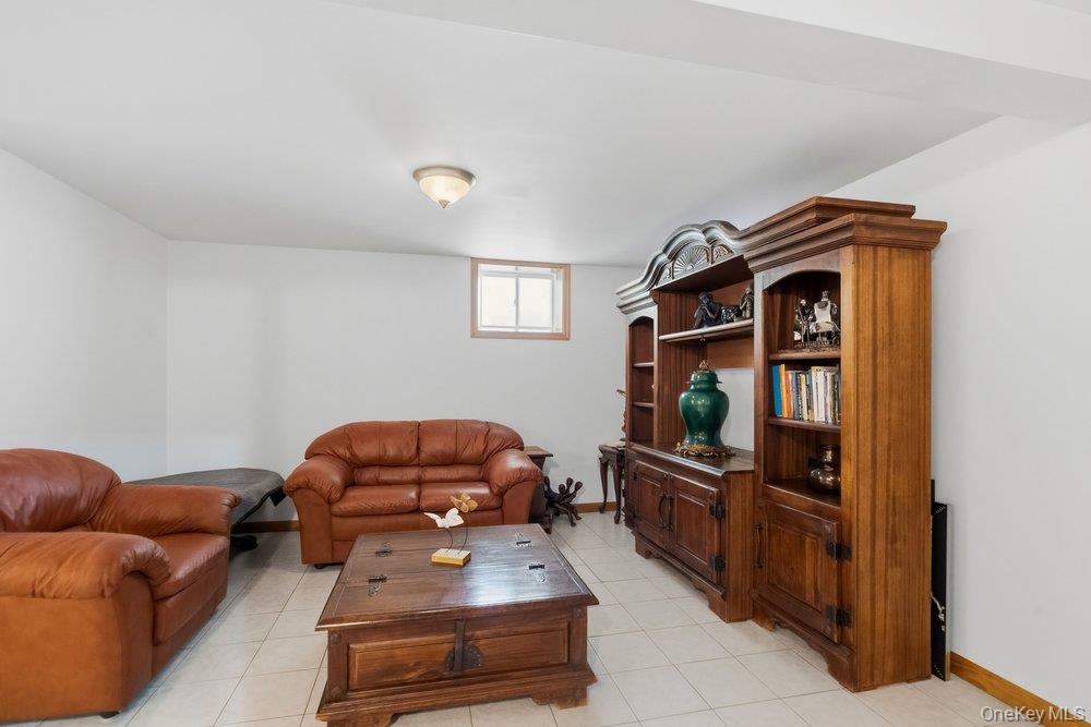 2066 Washington Avenue — photo 38