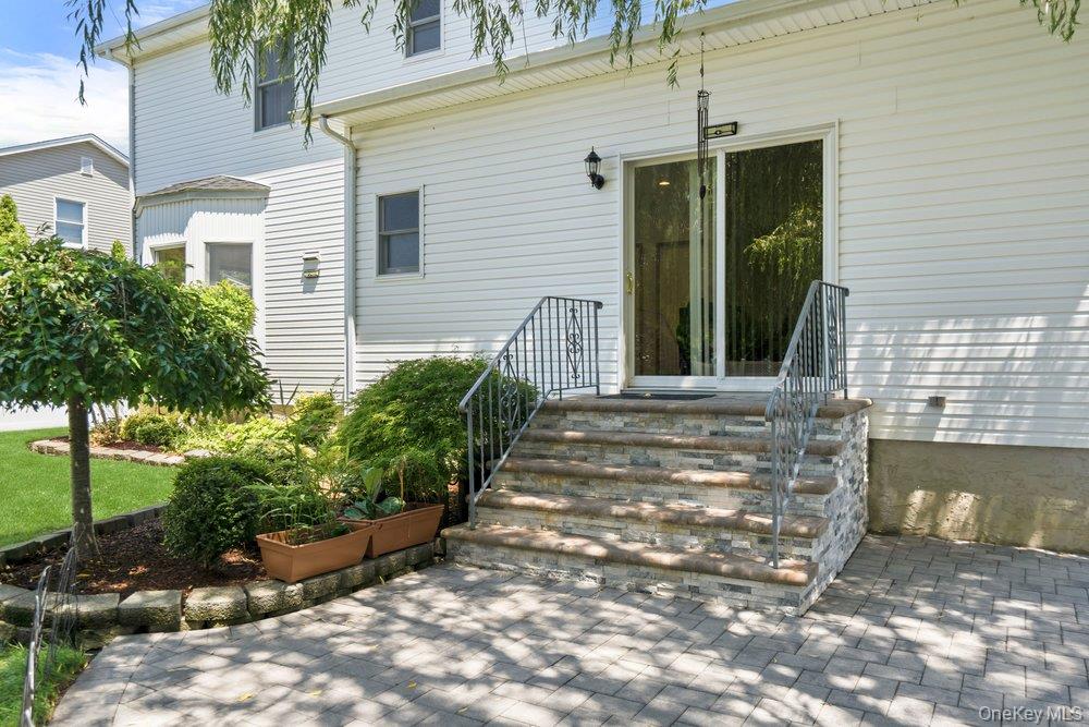 2066 Washington Avenue — photo 41