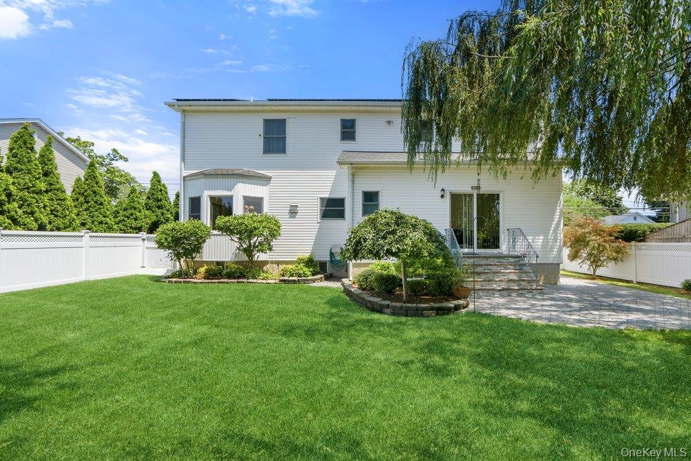 2066 Washington Avenue — photo 44