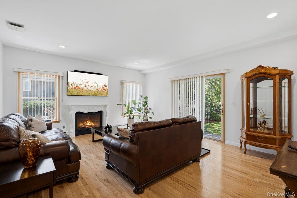 2066 Washington Avenue — photo 9