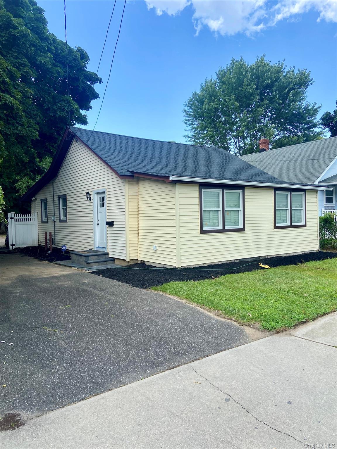 31 Oakland Avenue, Port Jefferson Station