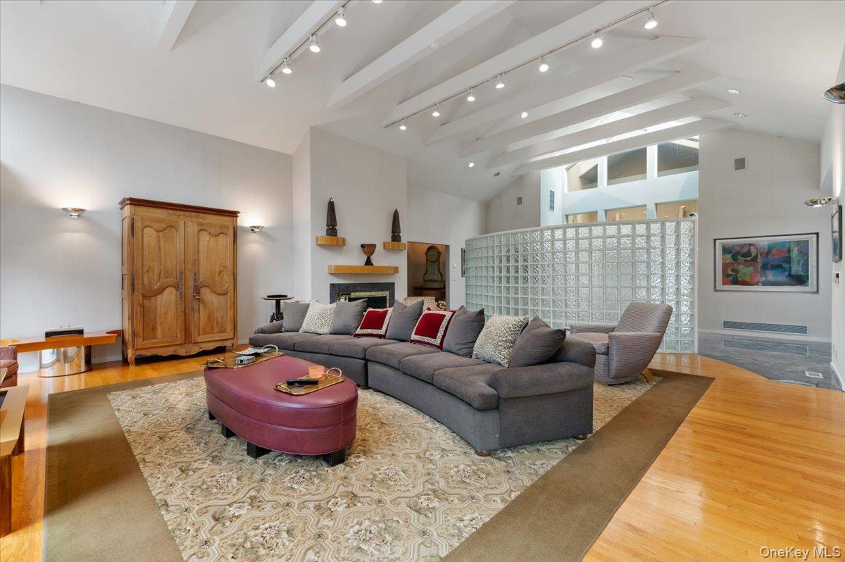 24 Emerson Road — photo 4