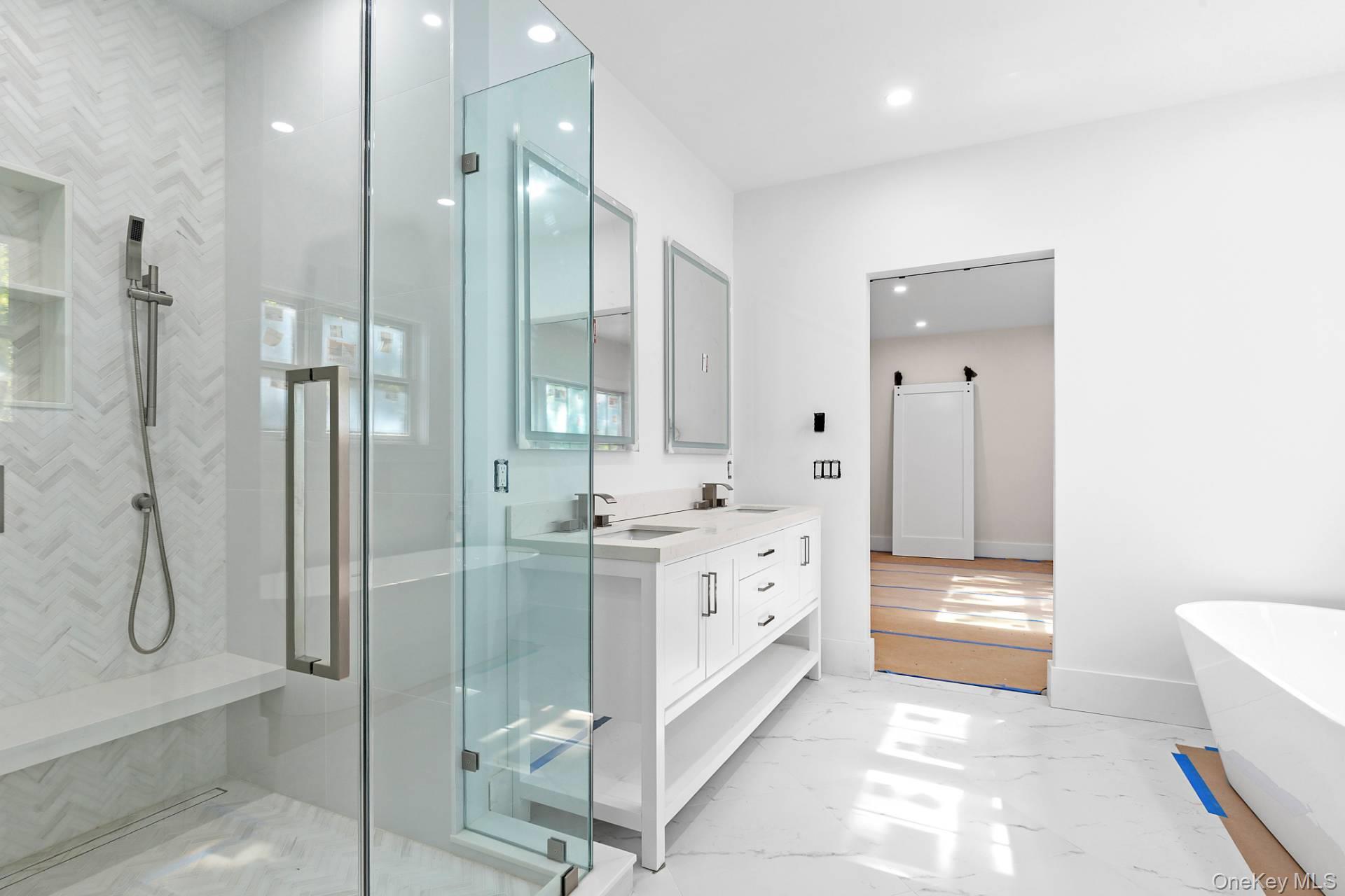 38 Bay Avenue — photo 8