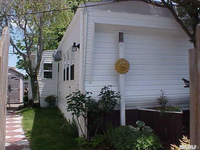 150 Main Street #1F, Islip