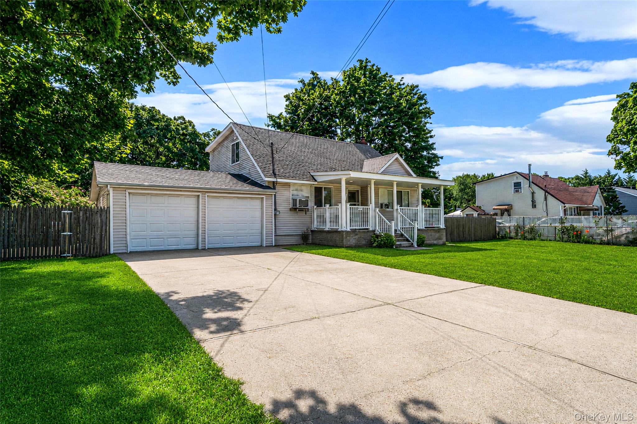 1641 3rd Avenue, Bay Shore