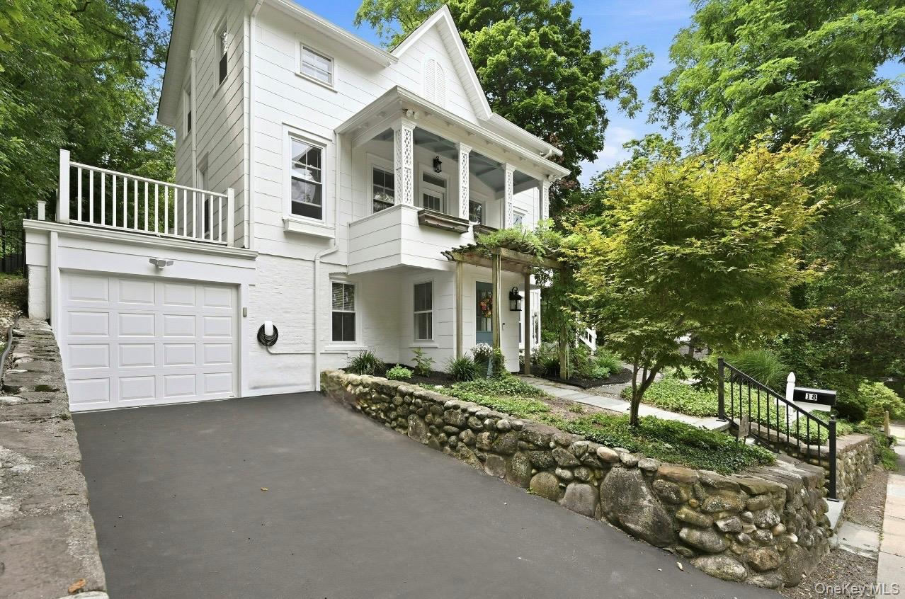 18 Washington Place — photo 2