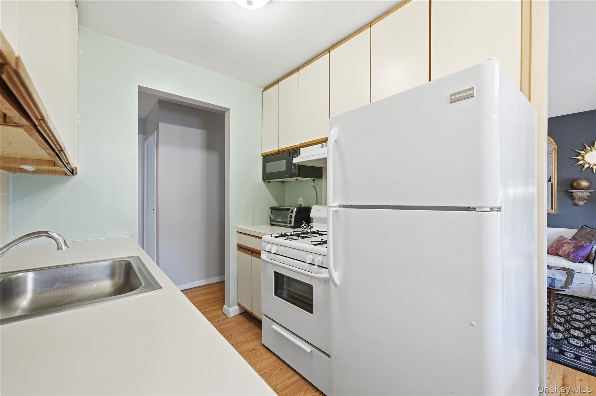 297 Merrick Road #D 1 — photo 10