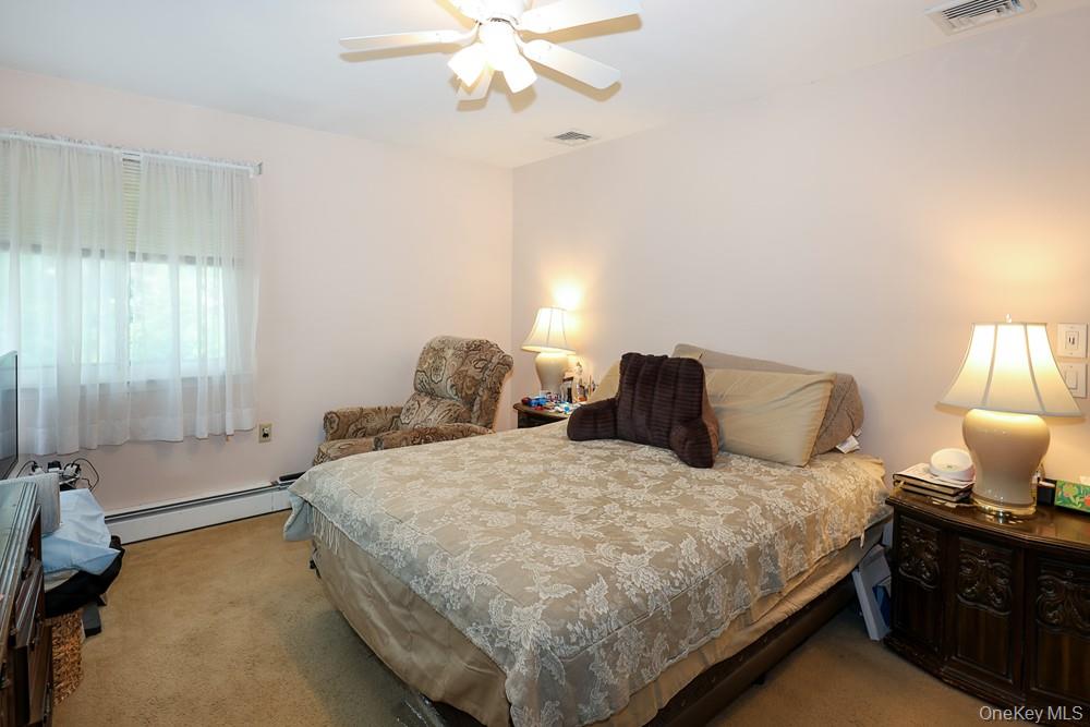 555 Windsor Avenue — photo 15
