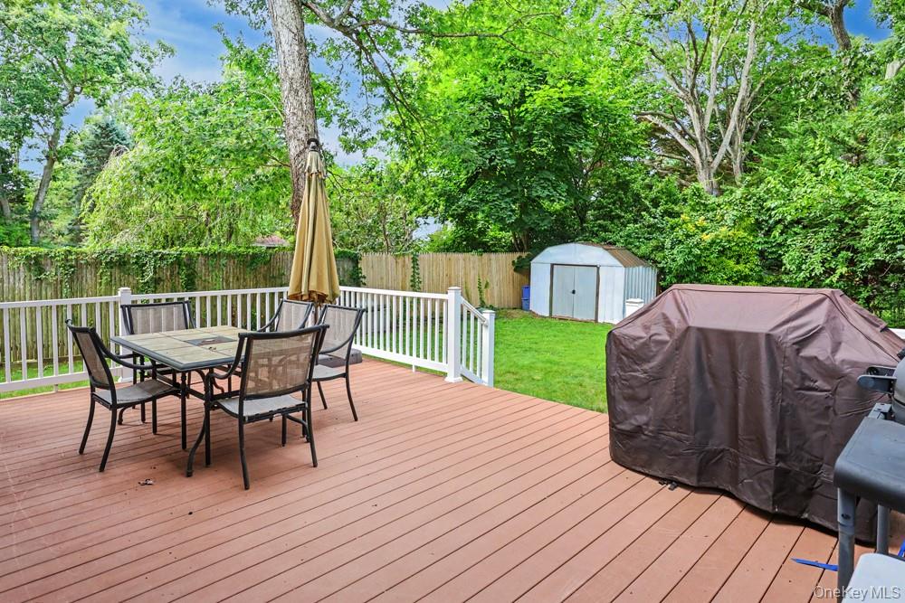 555 Windsor Avenue — photo 24