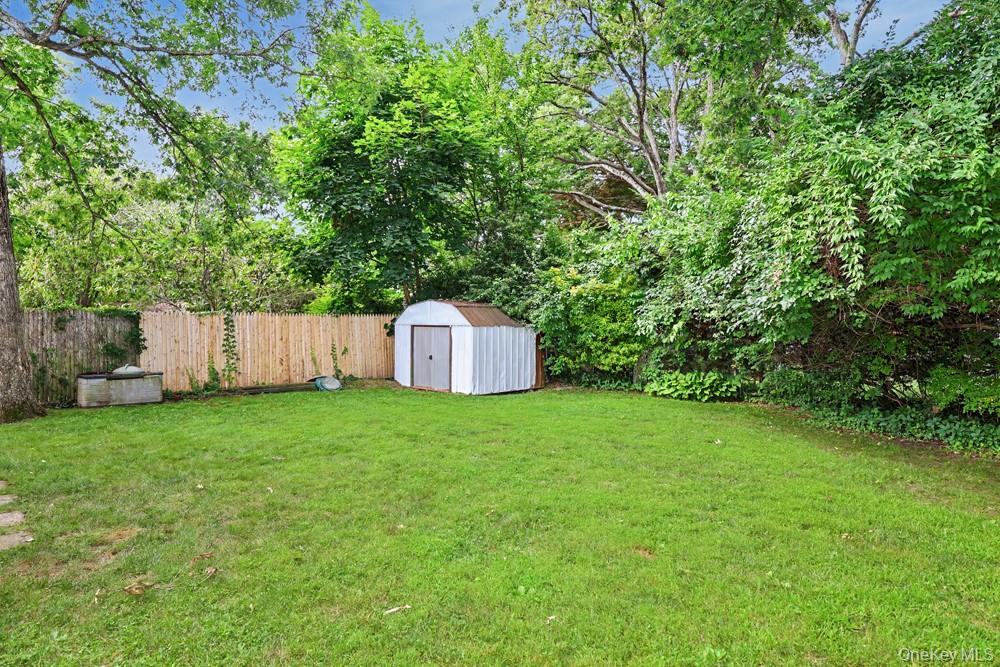555 Windsor Avenue — photo 26