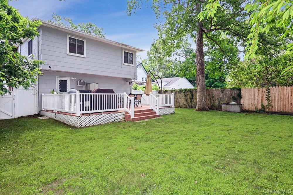555 Windsor Avenue — photo 27