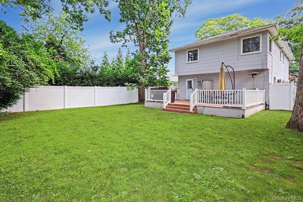 555 Windsor Avenue — photo 28