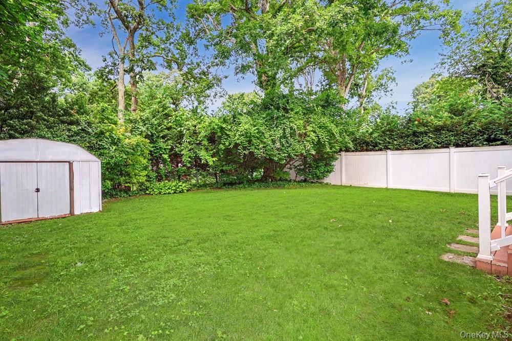 555 Windsor Avenue — photo 29