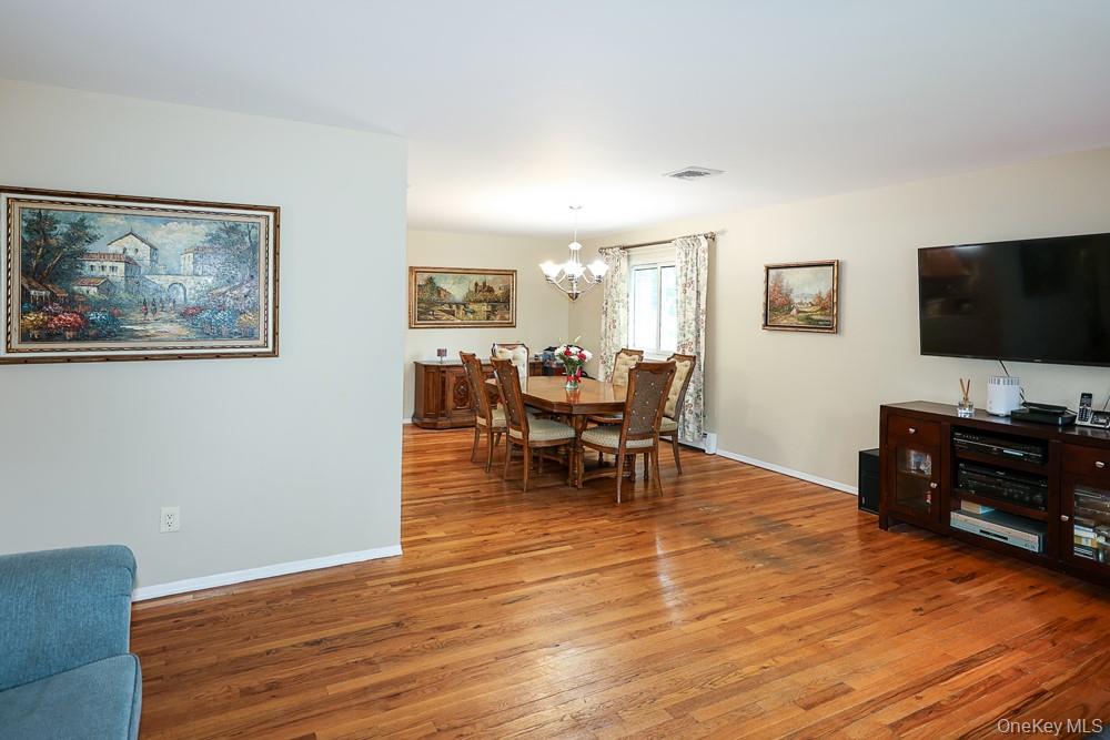 555 Windsor Avenue — photo 5