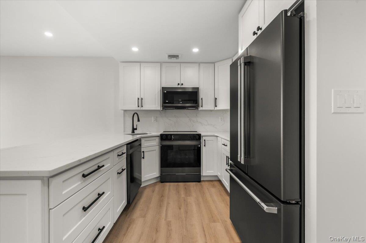 100 Broadway #4T — photo 2