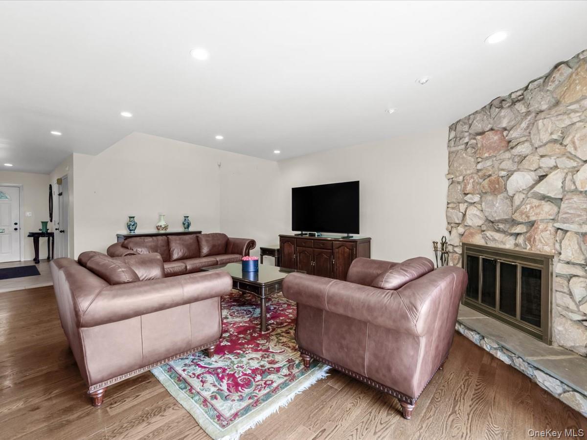 34 Windsor Gate Drive — photo 6