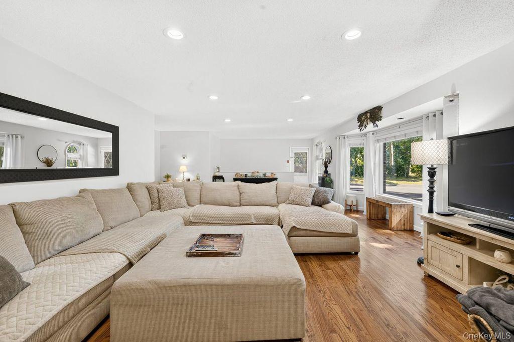 24 Bauer Avenue — photo 8