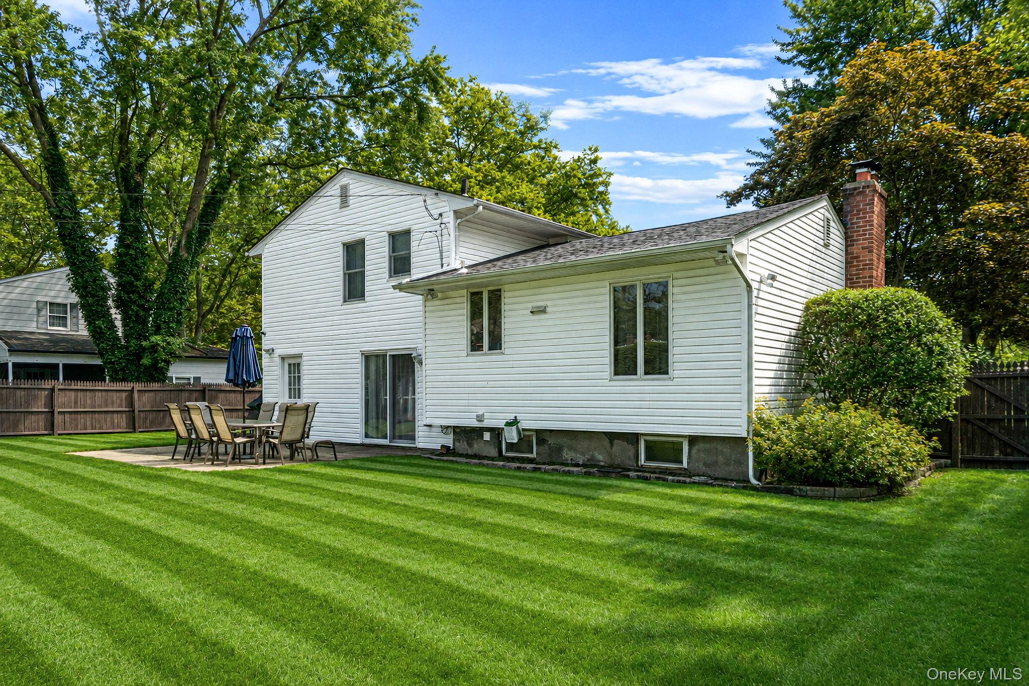 49 Munson Court — photo 2