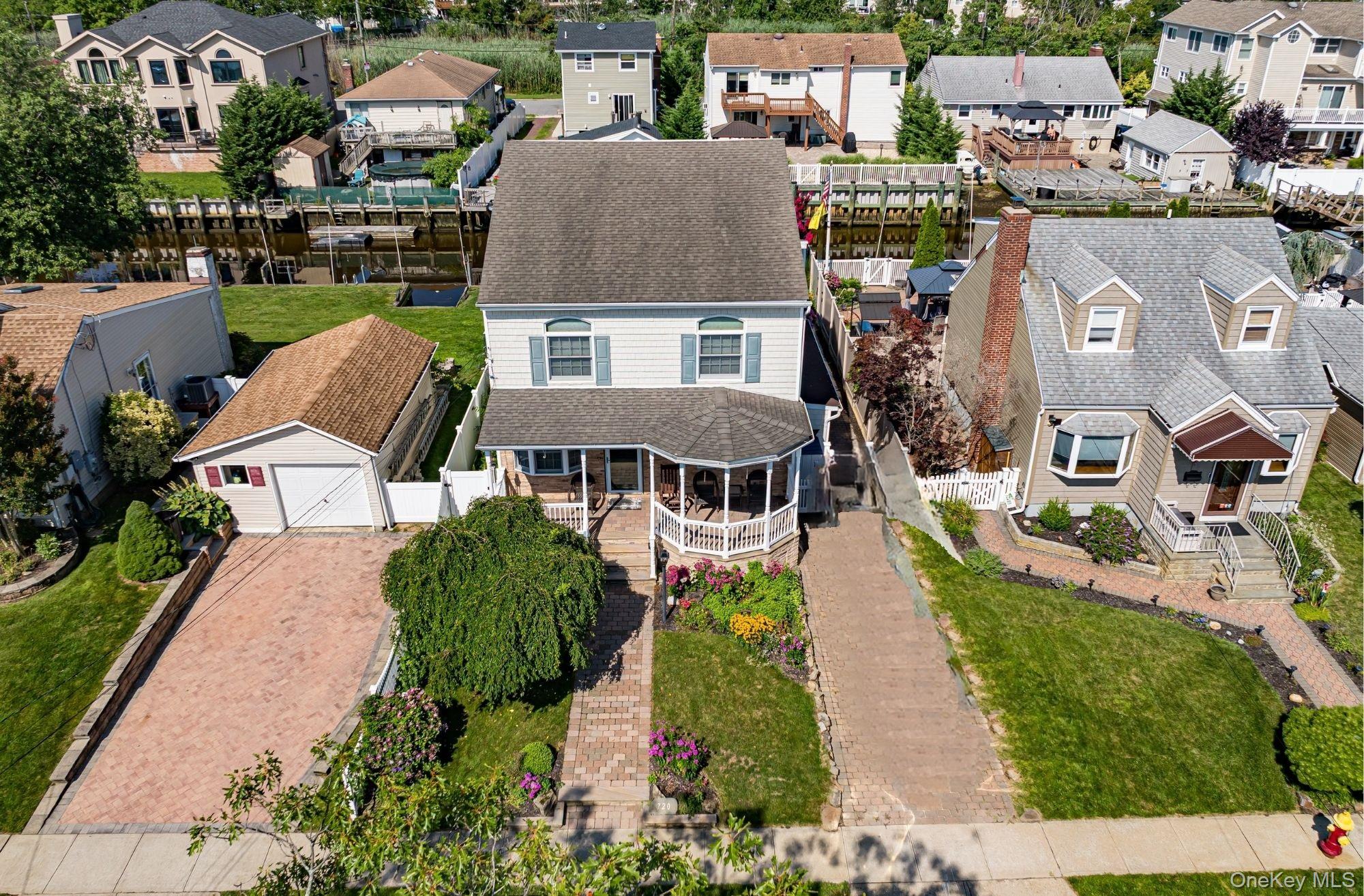 720 Farmers Avenue — photo 2