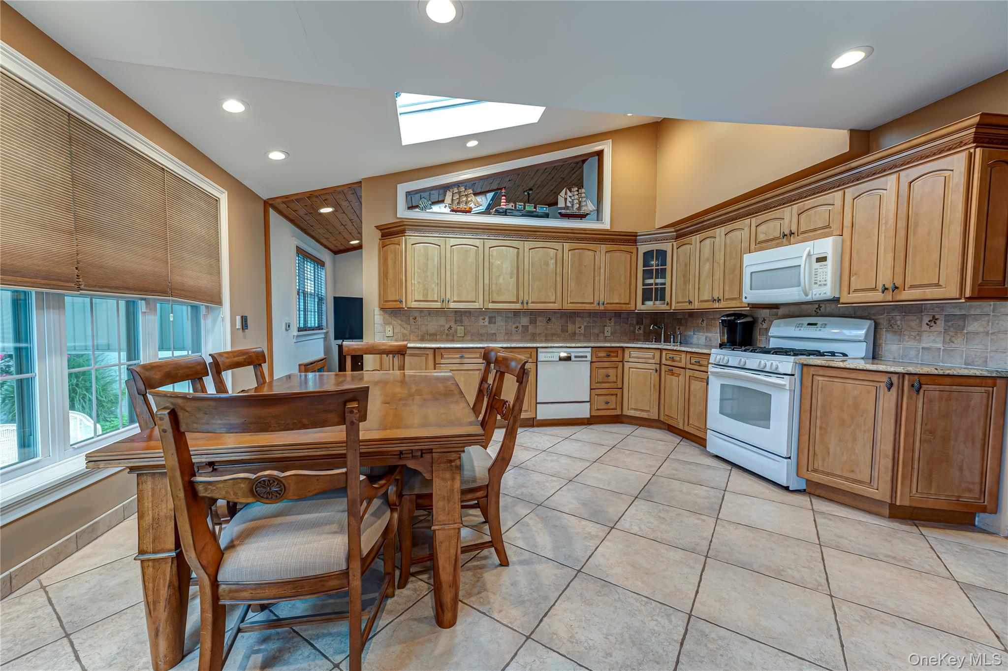 720 Farmers Avenue — photo 10