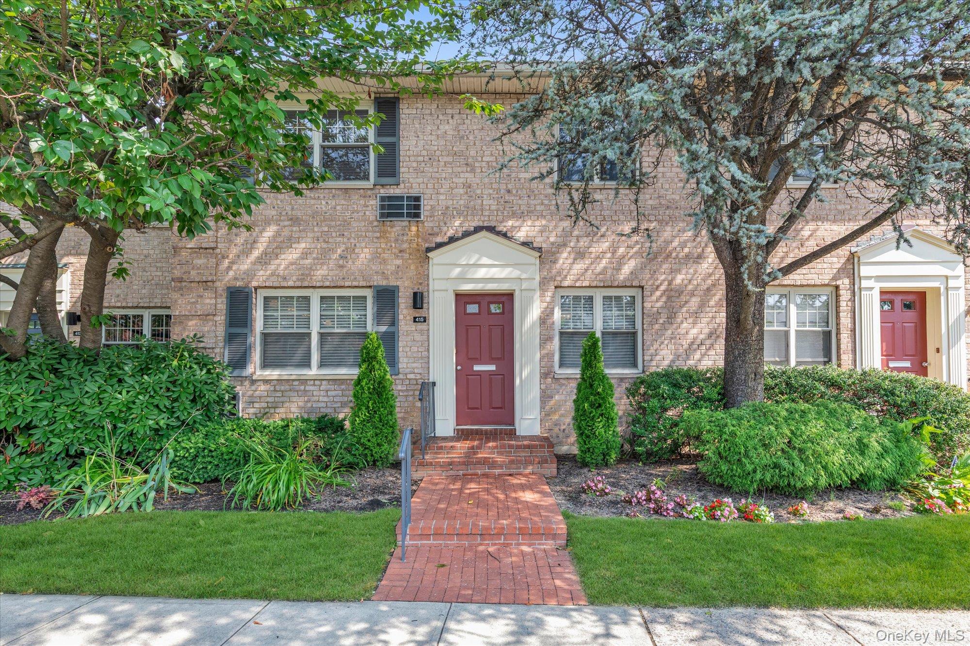 415 Merrick Road #1L, Rockville Centre