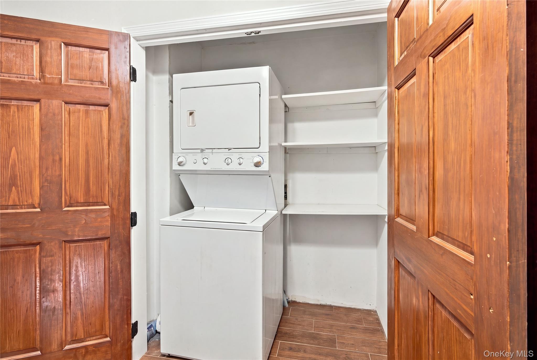 1 Alhambra Drive — photo 11