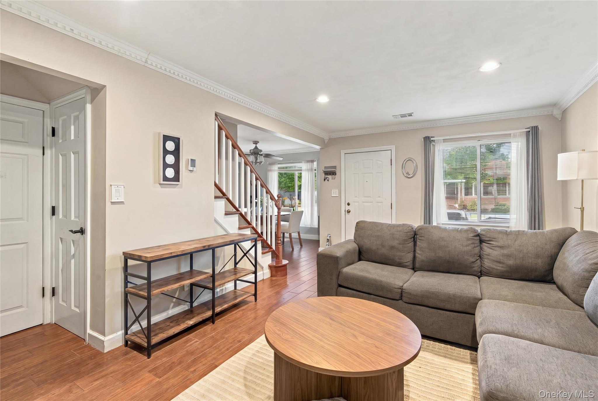1 Alhambra Drive — photo 4
