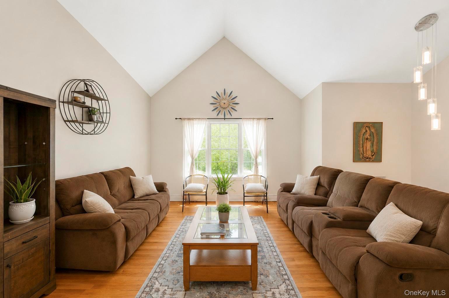 71 Barton Avenue — photo 2