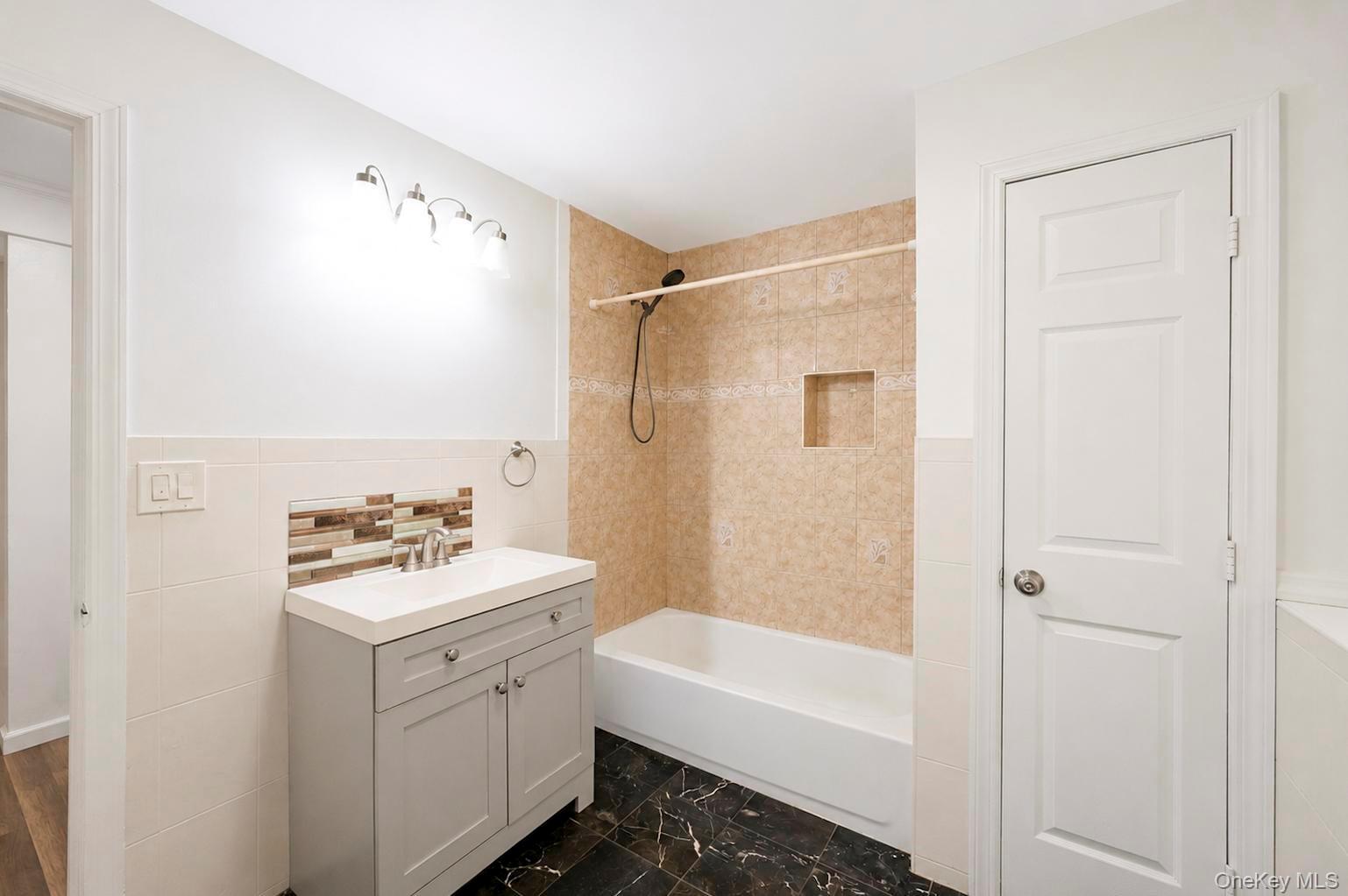 71 Barton Avenue — photo 30