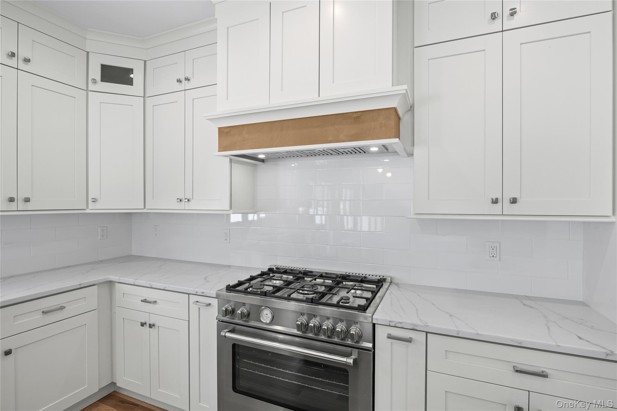 43 Westbury Avenue — photo 12