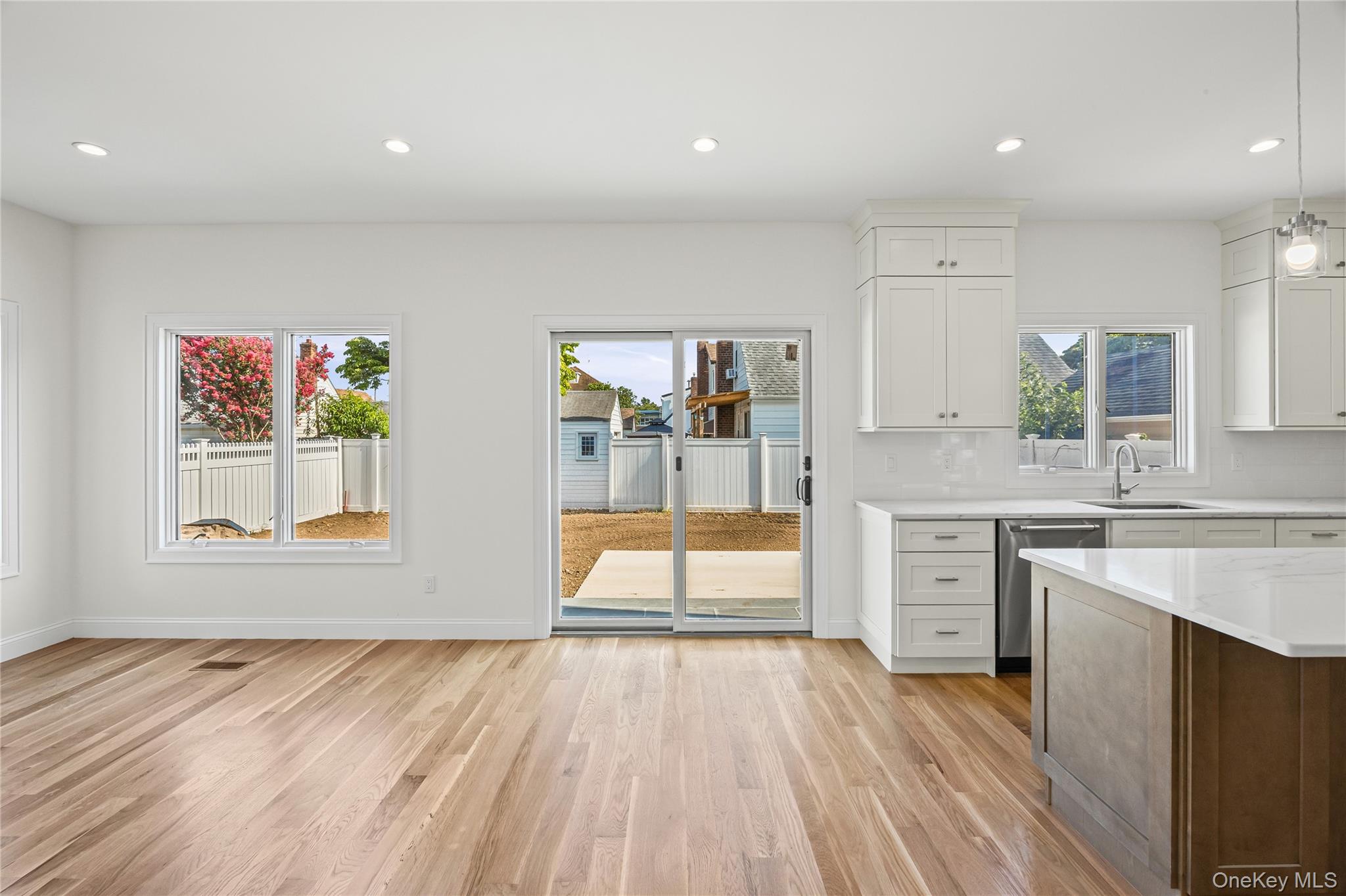 43 Westbury Avenue — photo 16