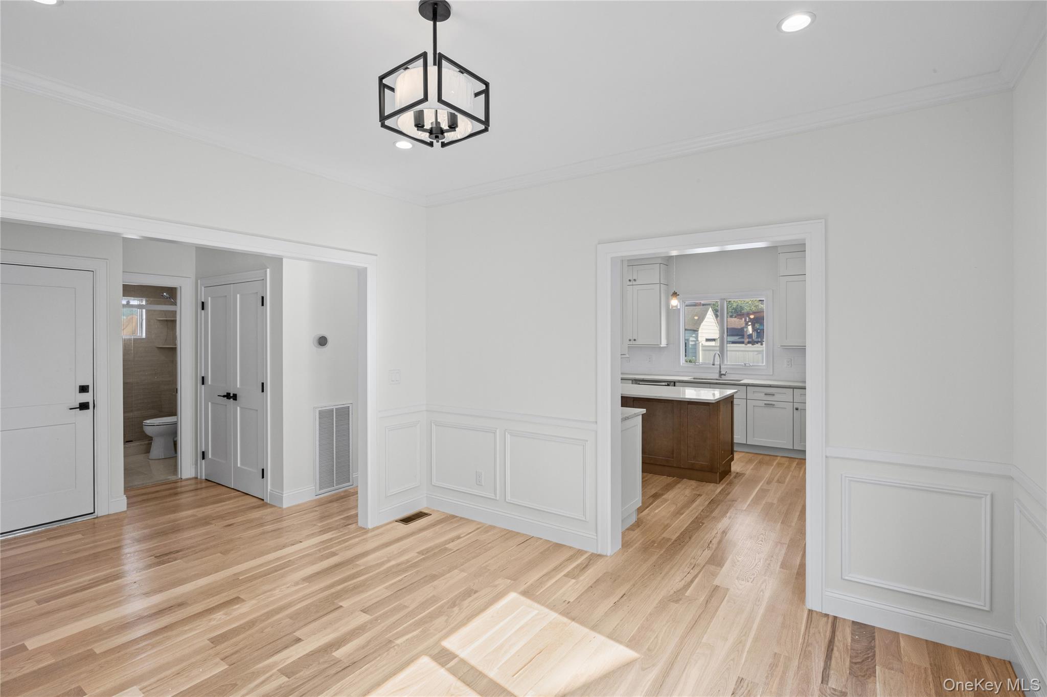 43 Westbury Avenue — photo 22