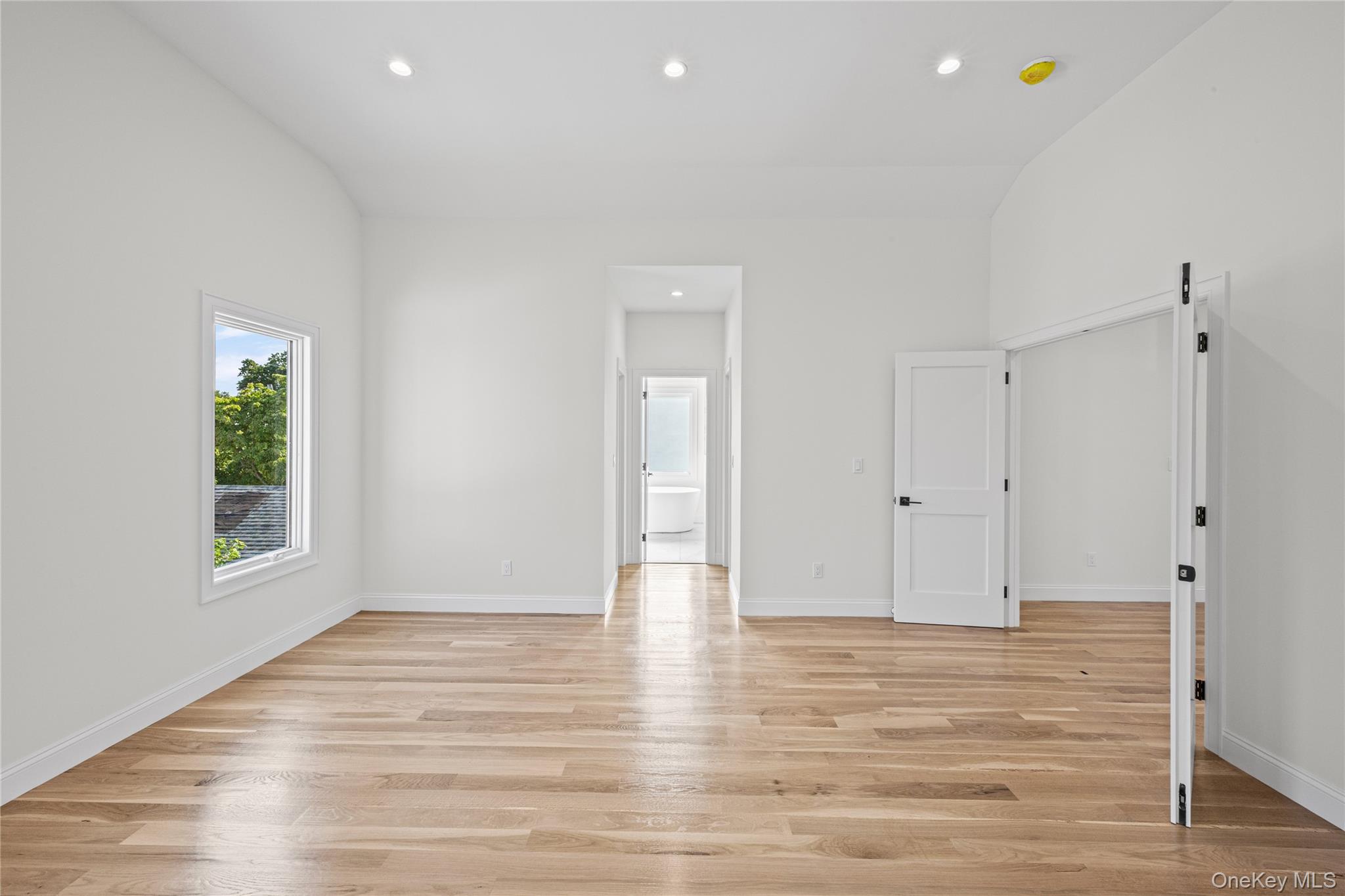 43 Westbury Avenue — photo 26