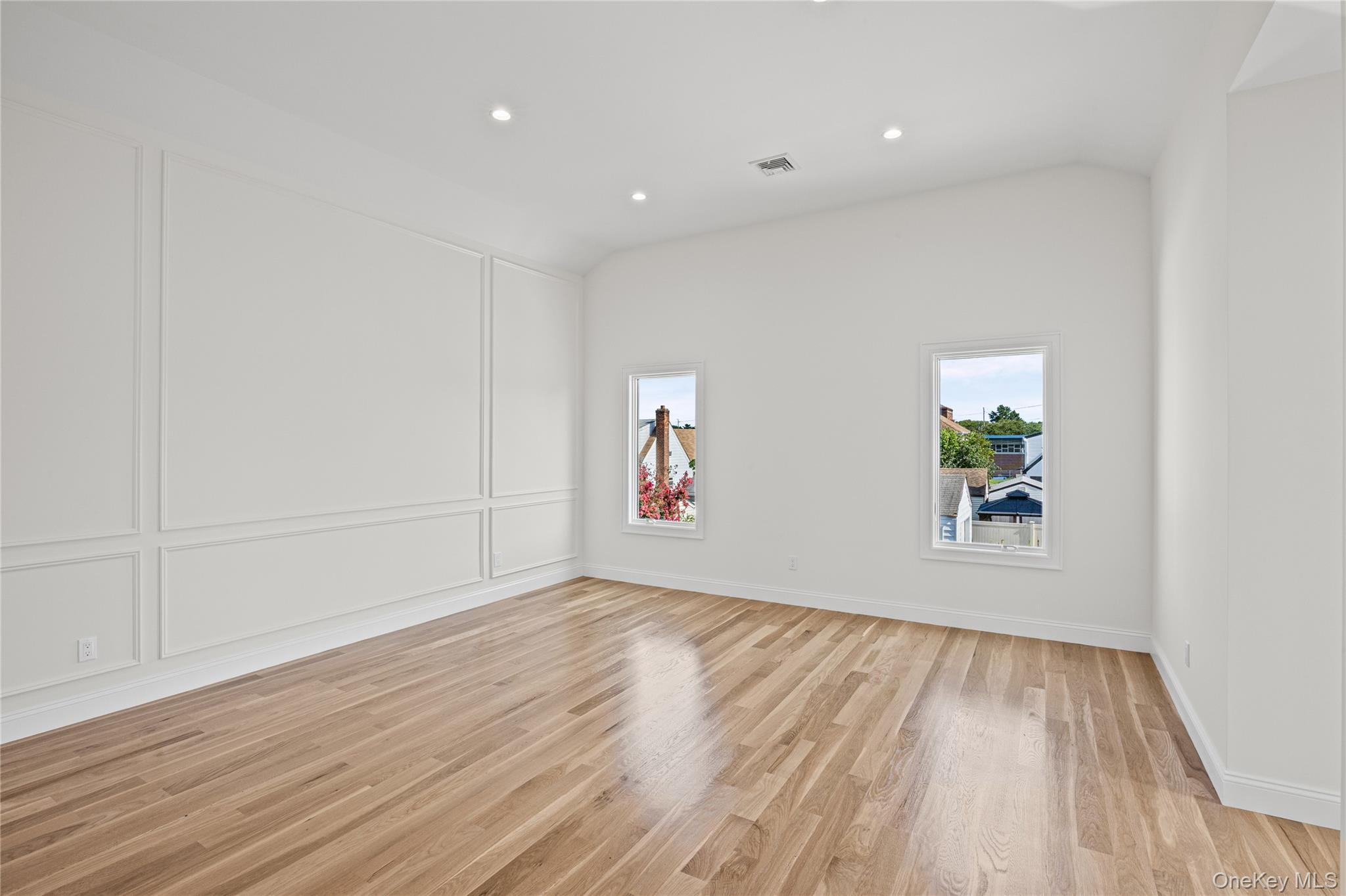 43 Westbury Avenue — photo 27
