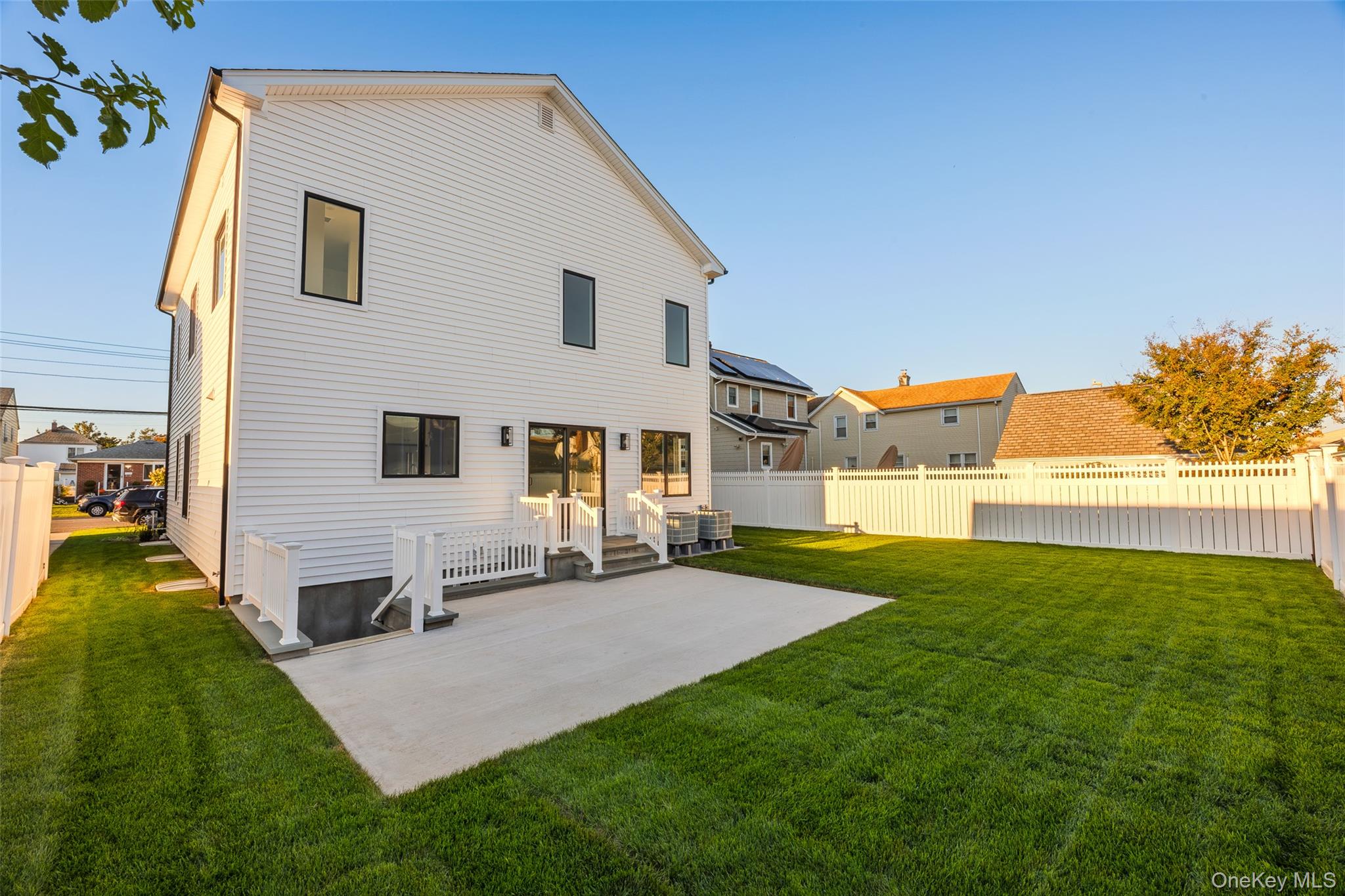 43 Westbury Avenue — photo 3