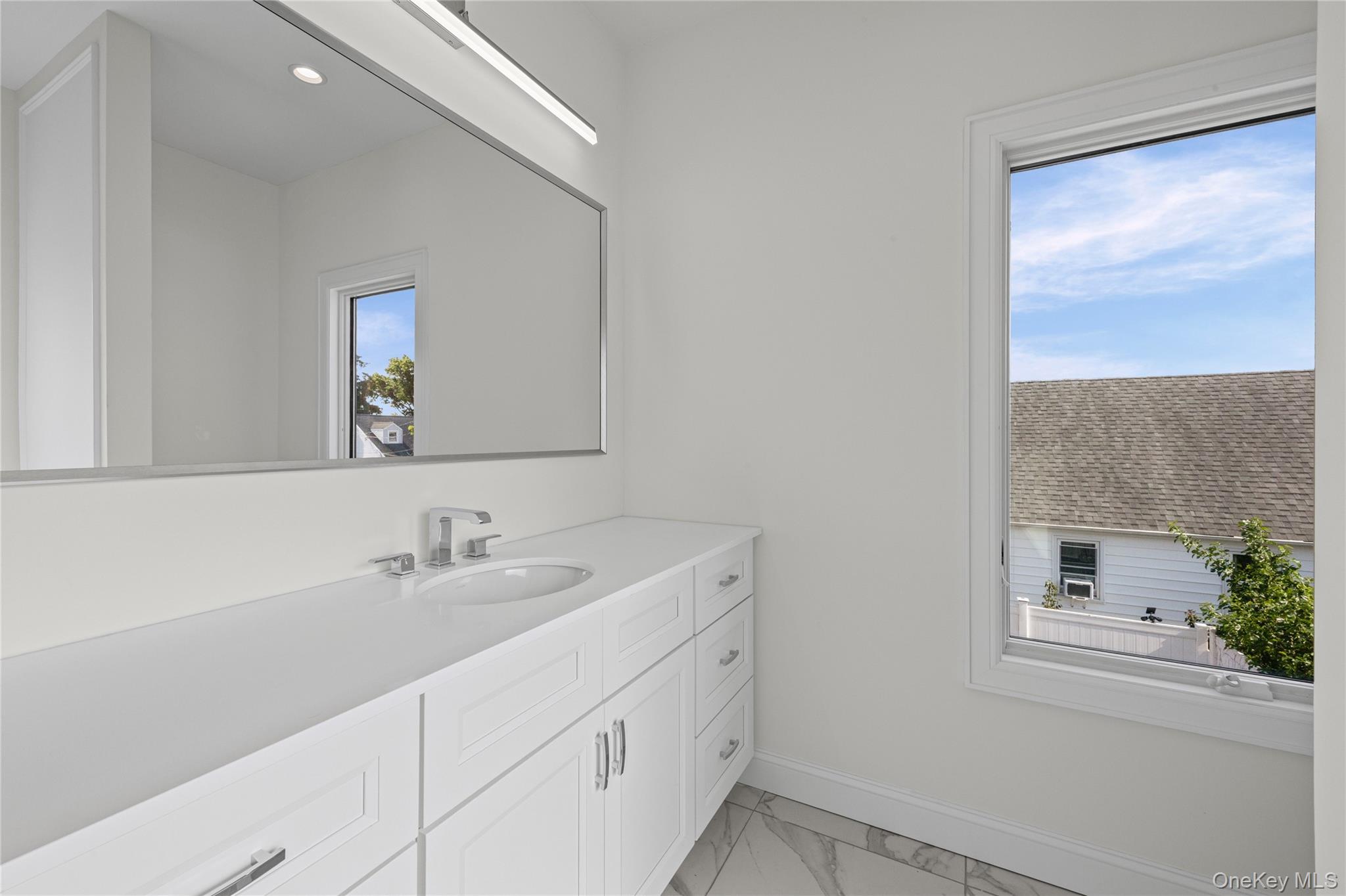 43 Westbury Avenue — photo 33