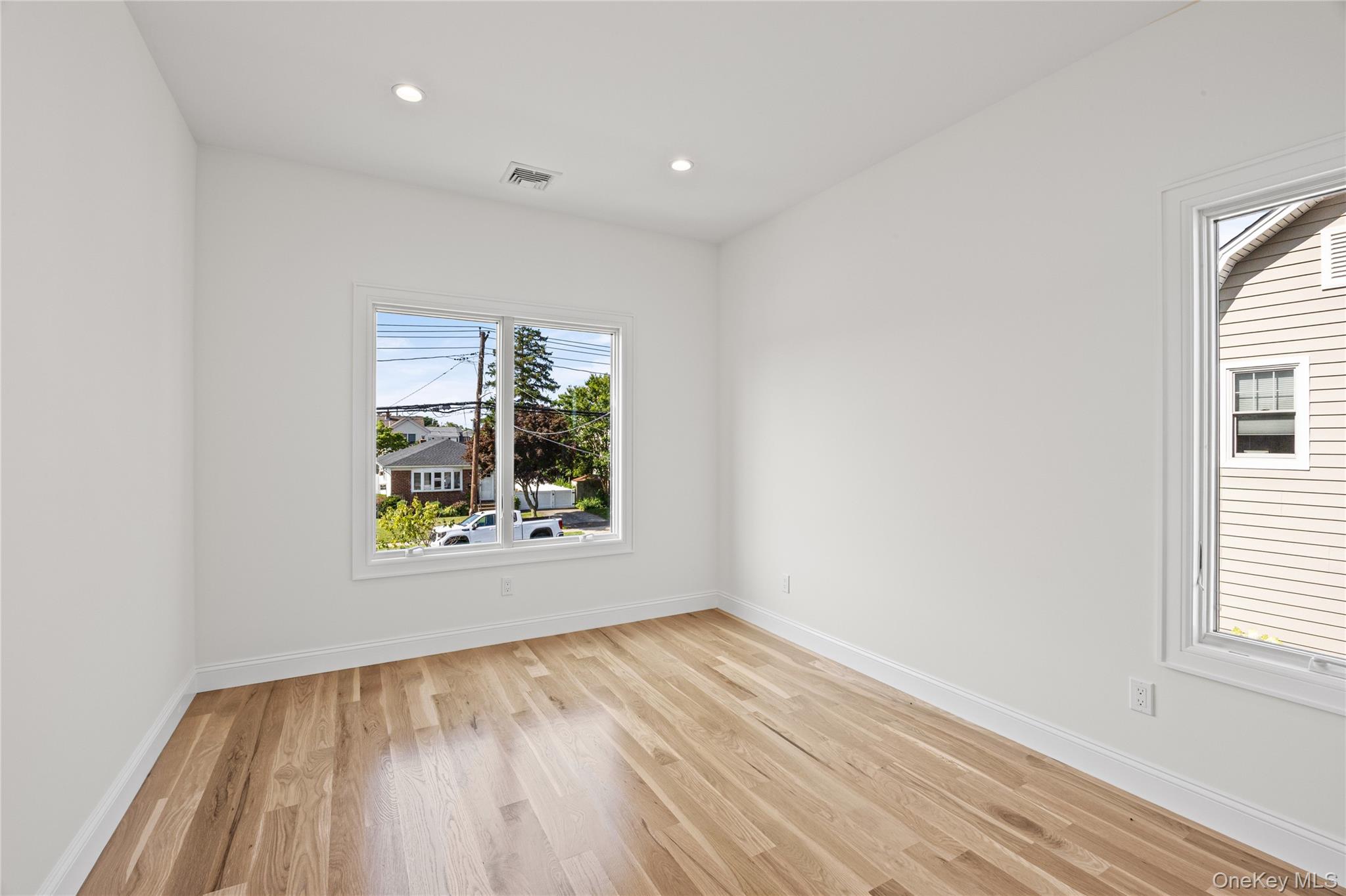 43 Westbury Avenue — photo 41