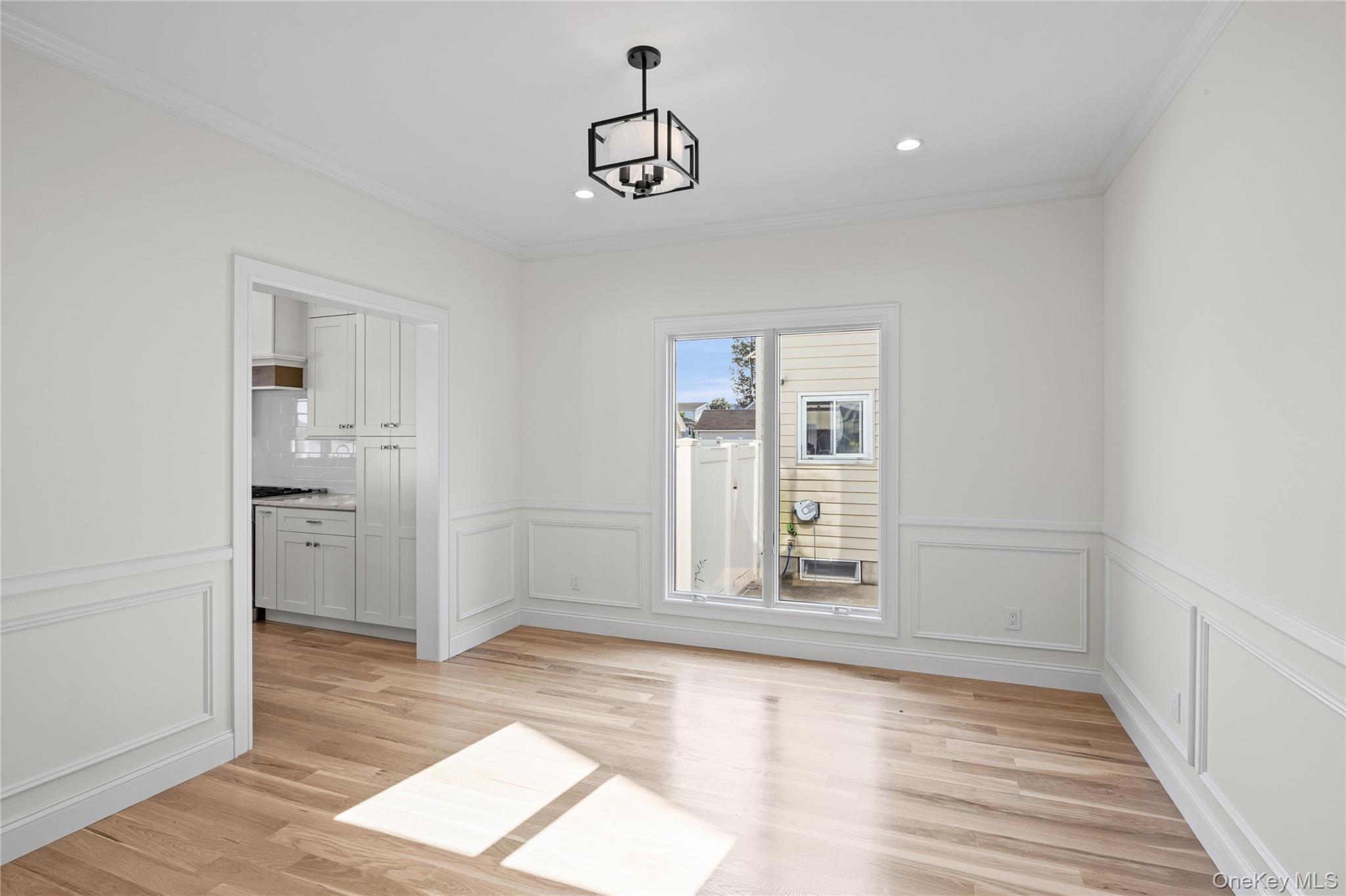 43 Westbury Avenue — photo 8
