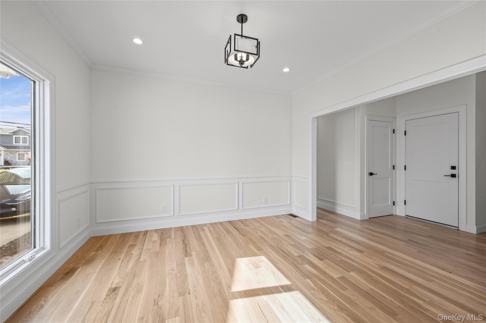 43 Westbury Avenue — photo 9