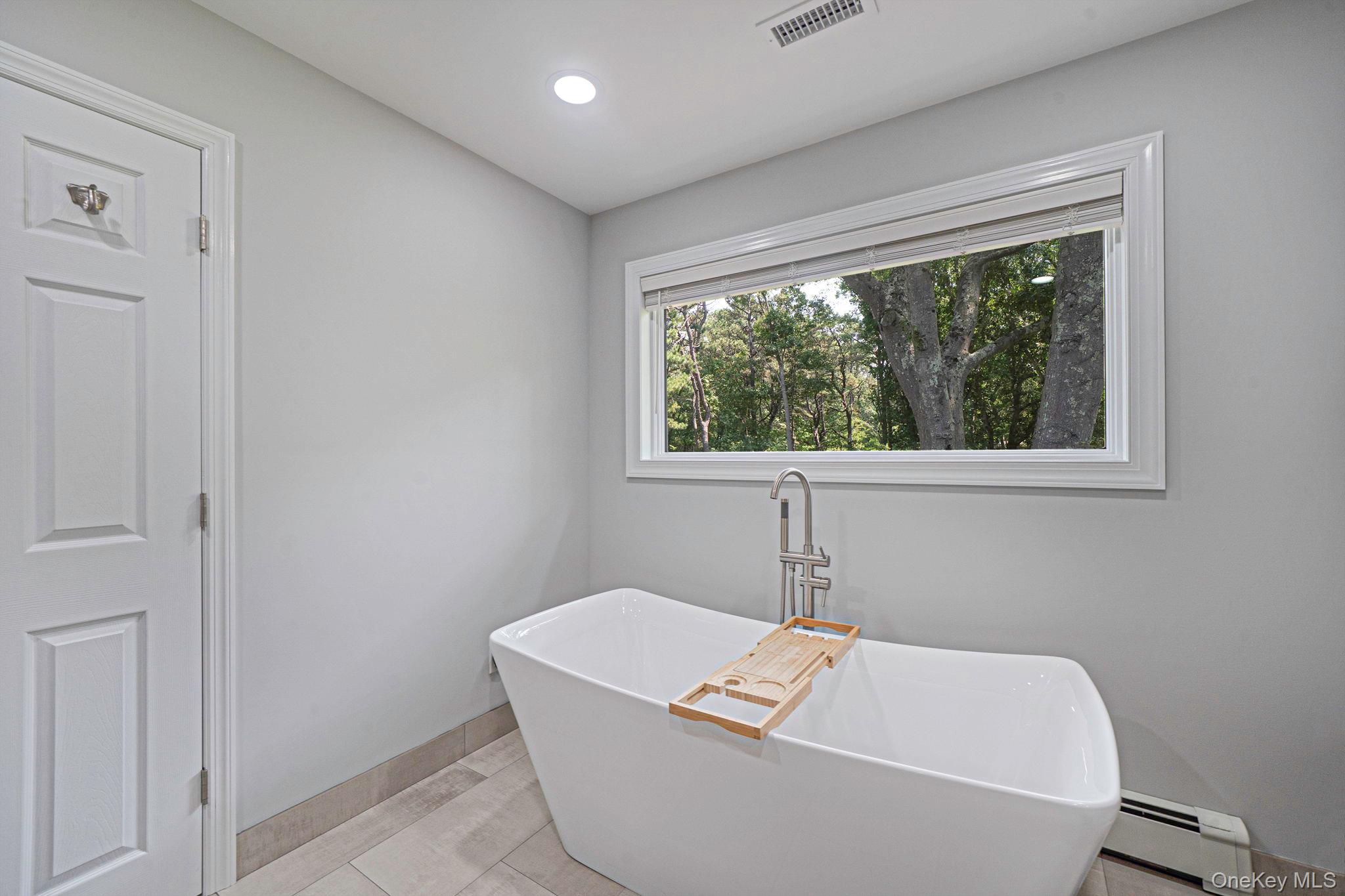 411 Robinson Avenue — photo 24